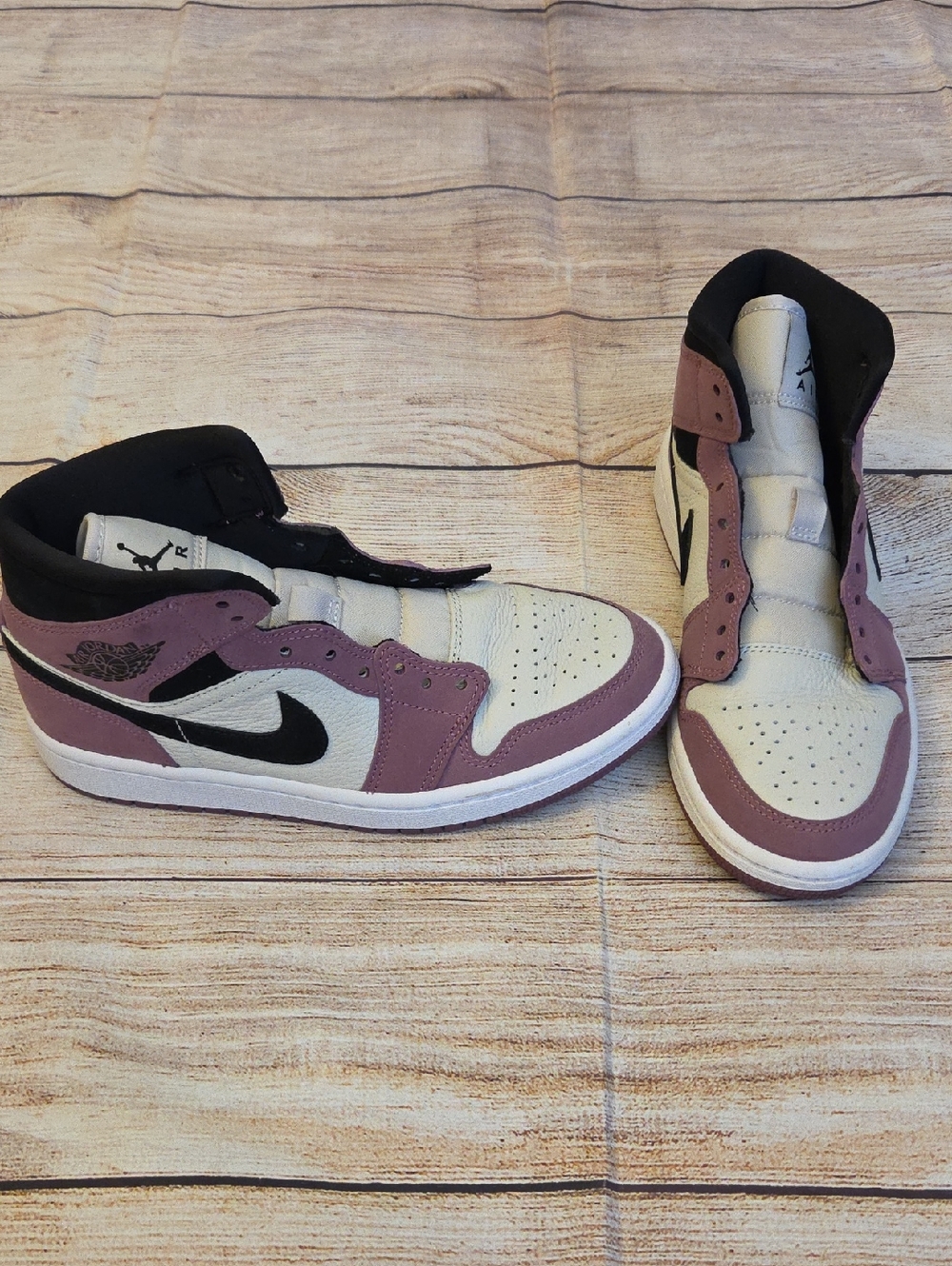 Nike Jordan Women’s Mid Mauve/White/Black 7.5